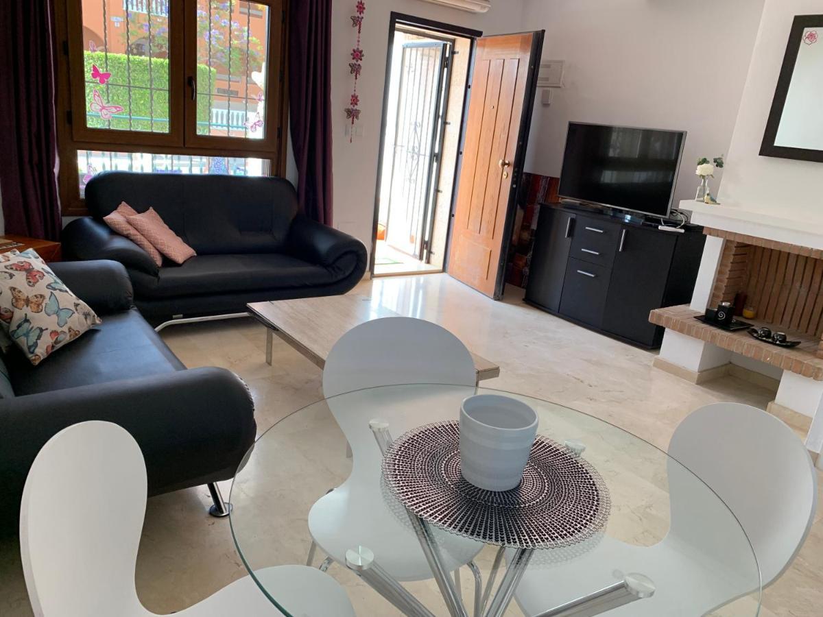 Villamartin, Lovely 2 Bed House, Short Walk To The Plaza. 奥里韦拉 外观 照片