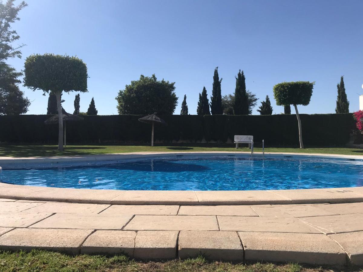 Villamartin, Lovely 2 Bed House, Short Walk To The Plaza. 奥里韦拉 外观 照片